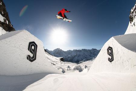 世界最高峰スノーイベント「Swatch Nines SNOW 2026/2