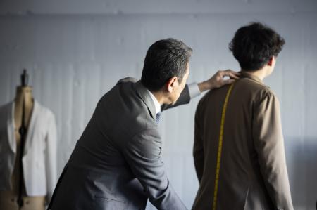 「オーダーメード」好調　紳士服主要7社の営業利益が