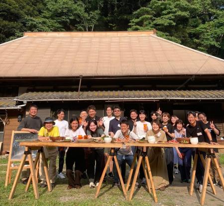 越境学習型 研修「ALIVE」ALIVE 運営チーム内も越境し 越境学習型 研修「ALIVE」ALIVE 運営チーム内も越境し