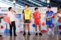 吉村洋文大阪府知事と男子バレーボール3チームのスタ 吉村洋文大阪府知事と男子バレーボール3チームのスタ