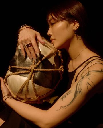 【CENE(セネ)】墨と筆を巧みに使い、モダンジャパニー 【CENE(セネ)】墨と筆を巧みに使い、モダンジャパニー