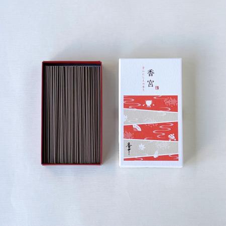 徳川家や宮中にも香を納めた老舗「香十」より、京いに 徳川家や宮中にも香を納めた老舗「香十」より、京いに