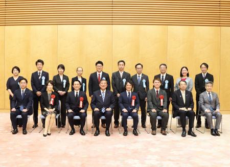 特別養護老人ホーム 奄美佳南園「厚生労働大臣表彰優 特別養護老人ホーム 奄美佳南園「厚生労働大臣表彰優