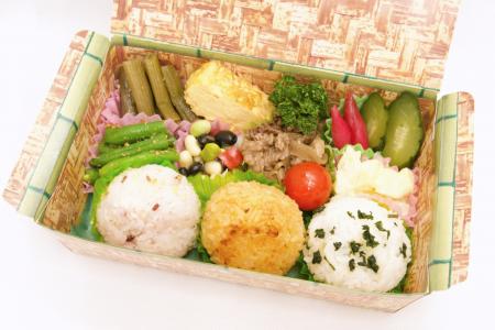 奥入瀬渓流のご当地弁当が8か月ぶりに復活! 奥入瀬渓流のご当地弁当が8か月ぶりに復活!