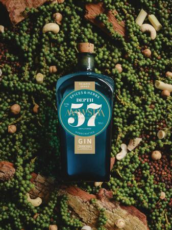 研ぎ澄まされたジンの香りが、新たな航海(体験)へ誘 研ぎ澄まされたジンの香りが、新たな航海(体験)へ誘