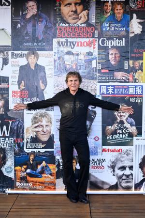 レンツォ・ロッソ、70歳の誕生日を2,000人のゲストと レンツォ・ロッソ、70歳の誕生日を2,000人のゲストと