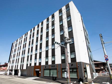飛騨のバンブーランプが全客室を彩る―9月19日(金)リ 飛騨のバンブーランプが全客室を彩る―9月19日(金)リ