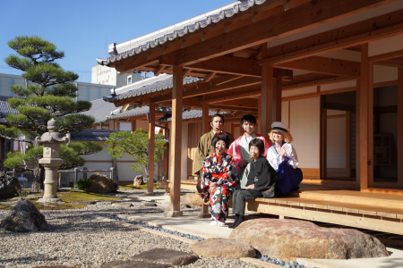 過疎化する地方観光地の古い観光施設をまるごと“ステ 過疎化する地方観光地の古い観光施設をまるごと“ステ