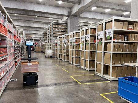 安田倉庫、ラピュタロボティクスのピッキングアシスト 安田倉庫、ラピュタロボティクスのピッキングアシスト