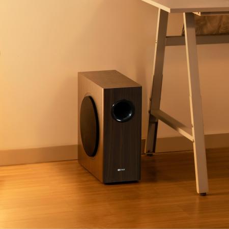 大出力70Wの8インチウーファー搭載!省スペース設計で 大出力70Wの8インチウーファー搭載!省スペース設計で