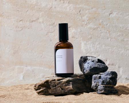 フレグランスブランド【NOWHERE NOWHERE】艶やかな手 フレグランスブランド【NOWHERE NOWHERE】艶やかな手