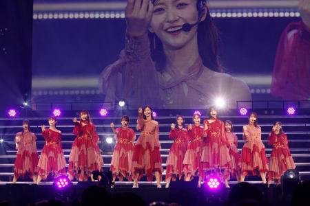 “初センター”金川紗耶ら12人が魅力全開のパフォーマン “初センター”金川紗耶ら12人が魅力全開のパフォーマン
