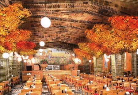 現存する日本最古のビヤホールに秋が訪れる「紅葉狩り 現存する日本最古のビヤホールに秋が訪れる「紅葉狩り