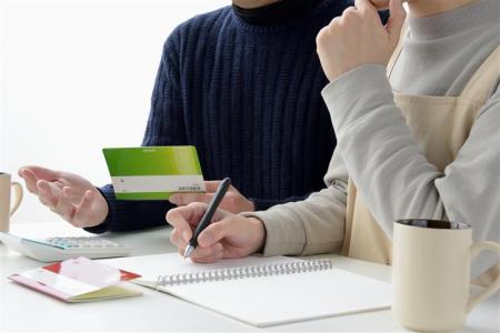 4人に1人が「100万円以上の預貯金の預け替え」をutf-8 4人に1人が「100万円以上の預貯金の預け替え」をutf-8