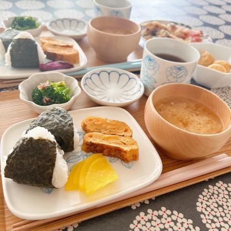 SNSで広がる「#OnigiriAction」 Instagramで累計100 SNSで広がる「#OnigiriAction」 Instagramで累計100