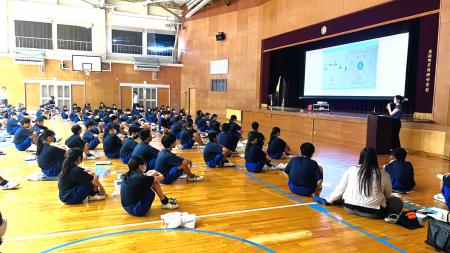 「人生の練習」ができる学校向け金融/キャリア教育ゲ 「人生の練習」ができる学校向け金融/キャリア教育ゲ