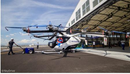 株式会社SkyDriveに「空飛ぶクルマ」の機体搬送装置を 株式会社SkyDriveに「空飛ぶクルマ」の機体搬送装置を