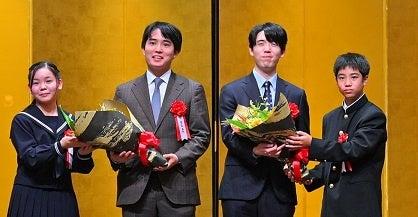 【特別インタビュー】藤井聡太さんに花束を--【中学生 【特別インタビュー】藤井聡太さんに花束を--【中学生