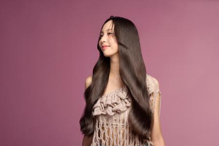 香りで魅せて、熱でキマる。SUIKOの新ヘアオイルで、 香りで魅せて、熱でキマる。SUIKOの新ヘアオイルで、