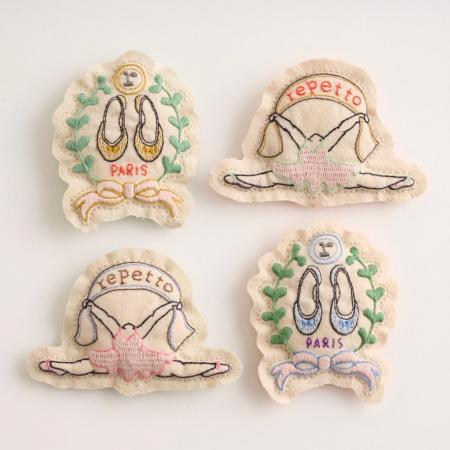 〈レペット〉ジェイアール名古屋タカシマヤ店 刺繍ア 〈レペット〉ジェイアール名古屋タカシマヤ店 刺繍ア