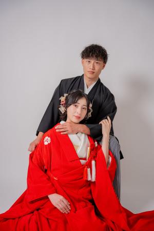 “白だけが花嫁じゃない”--いま『赤無垢』が花嫁から選 “白だけが花嫁じゃない”--いま『赤無垢』が花嫁から選