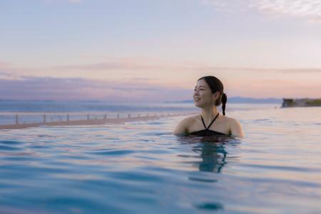 最大半額!絶景インフィニティ温泉プールで“ととのう 最大半額!絶景インフィニティ温泉プールで“ととのう