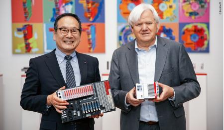 日精樹脂工業、ベッコフ制御システム採用で高品質成形 日精樹脂工業、ベッコフ制御システム採用で高品質成形