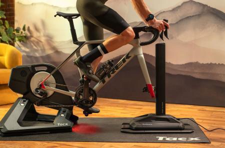 Garminのサイクルインドアトレーナー「Tacx NEO」シリ Garminのサイクルインドアトレーナー「Tacx NEO」シリ