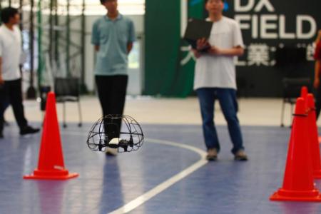 中高大生が競うドローンプログラミング大会 11utf-8 中高大生が競うドローンプログラミング大会 11utf-8