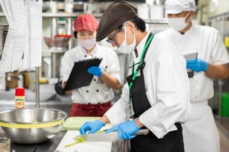 高齢者施設で本格フレンチを提供。浜名湖エデンの園× 高齢者施設で本格フレンチを提供。浜名湖エデンの園×