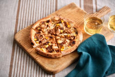 PIZZAREVOと初コラボ!「テリヤキチキン」の味わいを PIZZAREVOと初コラボ!「テリヤキチキン」の味わいを