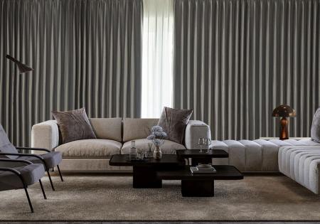 タワマン・広窓をリュクスに彩る防炎×シームレスの完 タワマン・広窓をリュクスに彩る防炎×シームレスの完