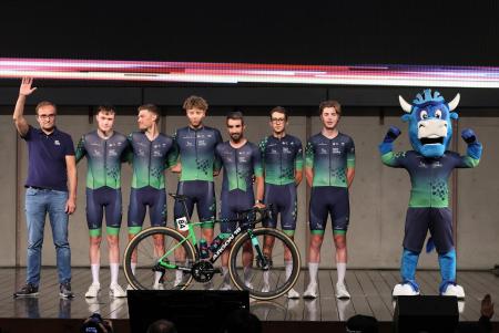 全員が1型糖尿病選手のプロサイクリスト 「チーム ノ 全員が1型糖尿病選手のプロサイクリスト 「チーム ノ
