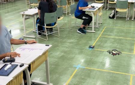 駿台小中学部主催飛ばして学ぶ!ドローン×プログラミ 駿台小中学部主催飛ばして学ぶ!ドローン×プログラミ