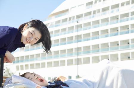 金沢21世紀美術館を貸切り!医療的ケアがある子どもと 金沢21世紀美術館を貸切り!医療的ケアがある子どもと