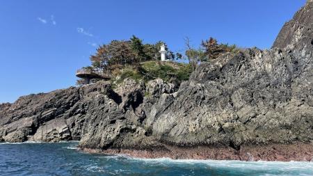 灯台の ”表の顔” を海上から見学しよう!碁石埼灯台と 灯台の ”表の顔” を海上から見学しよう!碁石埼灯台と