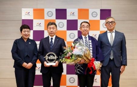 日本酒を通じて地域の発展に貢献 IWC SAKE 部門 公式 日本酒を通じて地域の発展に貢献 IWC SAKE 部門 公式