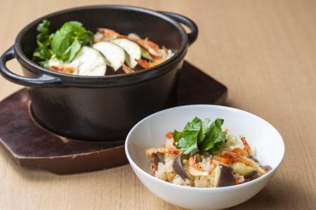 五街道の起点日本橋と東海道で結ばれたしずおか中部の 五街道の起点日本橋と東海道で結ばれたしずおか中部の