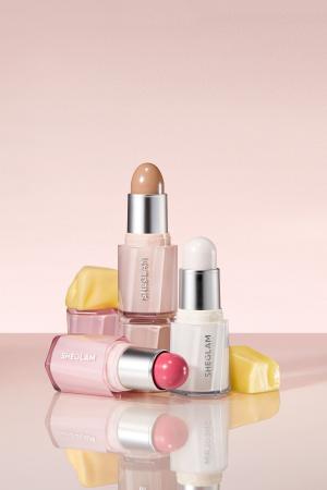 SHEGLAMの人気Buttery Stickシリーズから新作のハイラ SHEGLAMの人気Buttery Stickシリーズから新作のハイラ