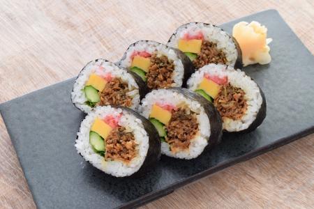 【古市庵】いい肉の日に牛しぐれ煮と青森県産ごぼうが 【古市庵】いい肉の日に牛しぐれ煮と青森県産ごぼうが