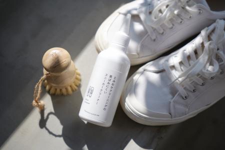 クリーニング店が「黄ばみ戻り」に特化した液体スニー クリーニング店が「黄ばみ戻り」に特化した液体スニー