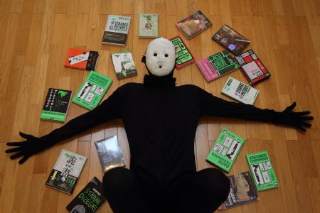 雨穴『変な絵』、イギリス最大級書店 Waterstones 202 雨穴『変な絵』、イギリス最大級書店 Waterstones 202