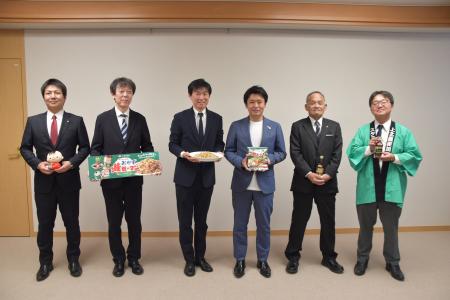 青森県十和田市発祥の焼肉のたれ「スタミナ源たれ」と 青森県十和田市発祥の焼肉のたれ「スタミナ源たれ」と