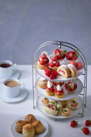 【ウェスティンホテル東京】旬の苺を贅沢につかったひ 【ウェスティンホテル東京】旬の苺を贅沢につかったひ