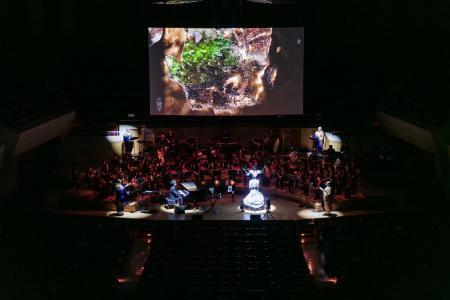 渋谷慶一郎の「アンドロイド・オペラ」がサントリーホ 渋谷慶一郎の「アンドロイド・オペラ」がサントリーホ