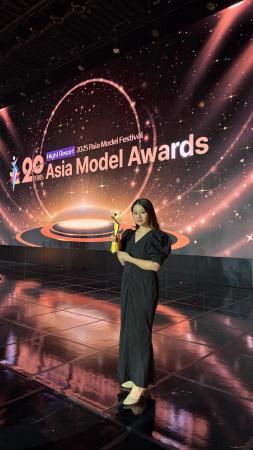 あやさん【元美容部員】が、ライブコマースでの功績を あやさん【元美容部員】が、ライブコマースでの功績を