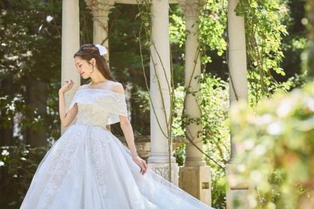 ドレスショップ<VIVIAN brides>より、オリジナルド ドレスショップ<VIVIAN brides>より、オリジナルド
