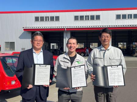 自律走行AIロボット「Adam」、JA全農あおもりおよび外 自律走行AIロボット「Adam」、JA全農あおもりおよび外