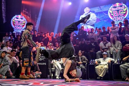 レッドブルの1on1ブレイキンバトル、世界一への“ラス レッドブルの1on1ブレイキンバトル、世界一への“ラス