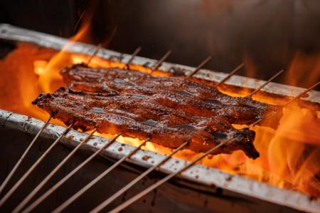 名古屋発コスパ最強と行列の絶えない、「昼だけうなぎ 名古屋発コスパ最強と行列の絶えない、「昼だけうなぎ